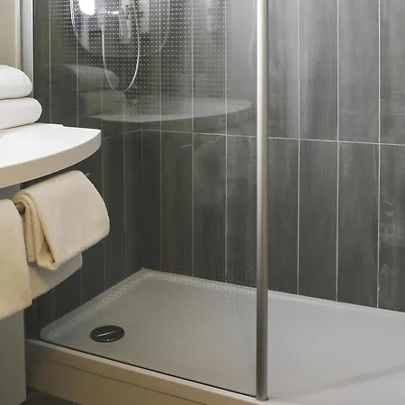 雅瑟龙/泰颂赫布尔格宜必思酒店 3*