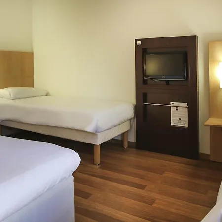 Отель Ibis Bourg Jasseron/teyssonge Jasseron