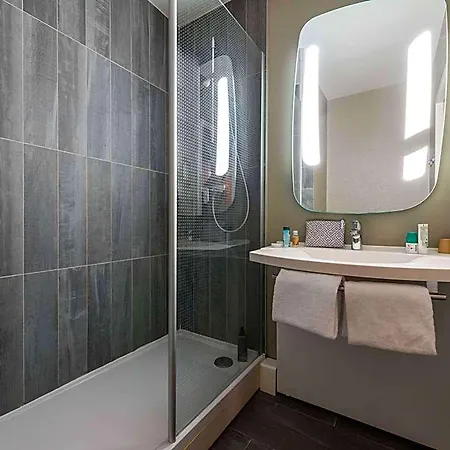 Отель Ibis Bourg Jasseron/teyssonge